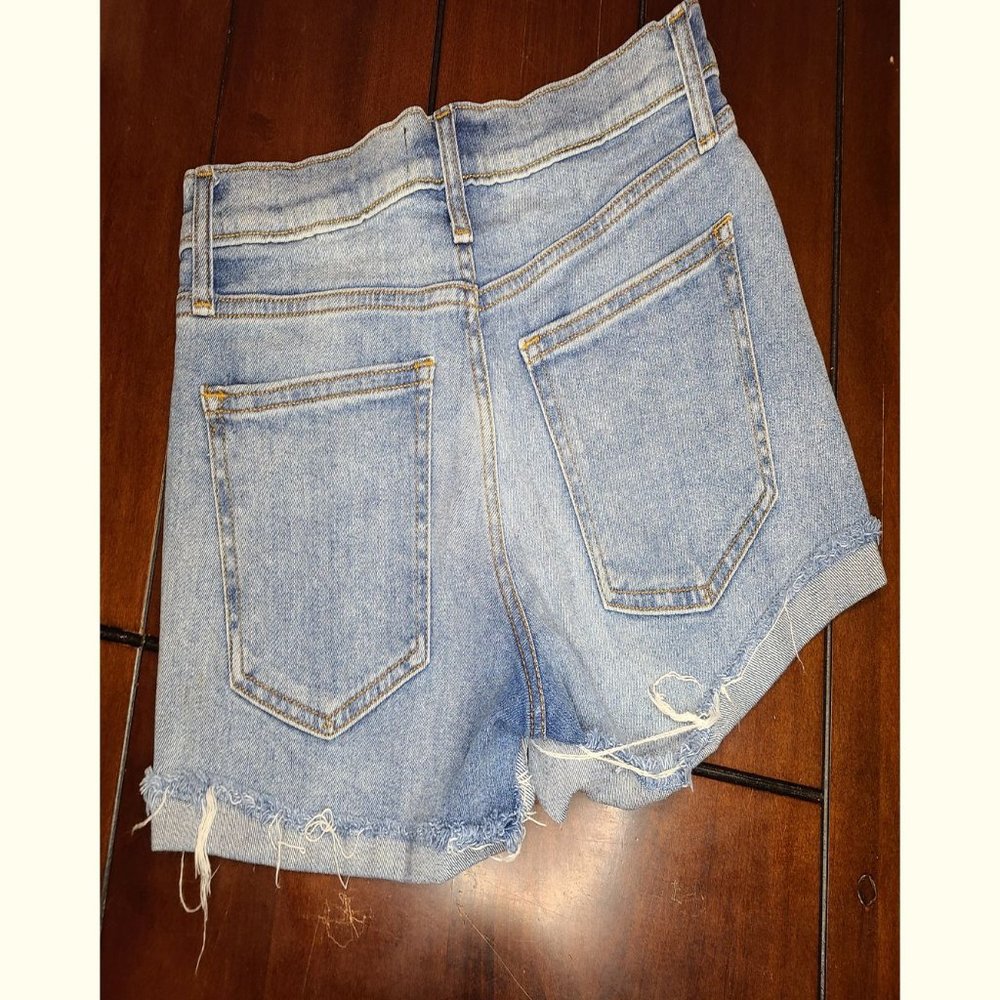 Denim shorts - Picture 2 of 3